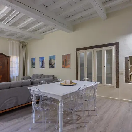 Beautiful Flat In Oltrarno * Florencie