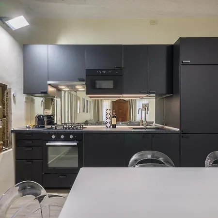 Apartment Beautiful Flat In Oltrarno